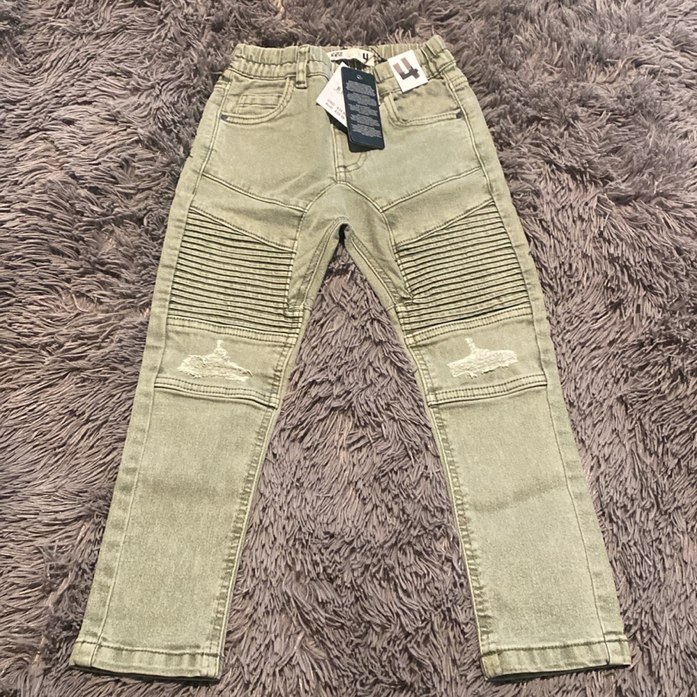 Distressed Jeans - Picture 3 of 3